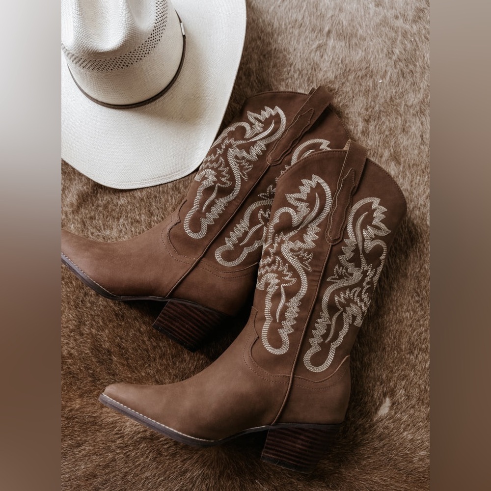 Oasis Society cowgirl boots
